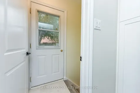 7595 Wrenwood Crescent Mississauga ON L4T 2V8