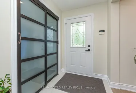 7595 Wrenwood Crescent Mississauga ON L4T 2V8