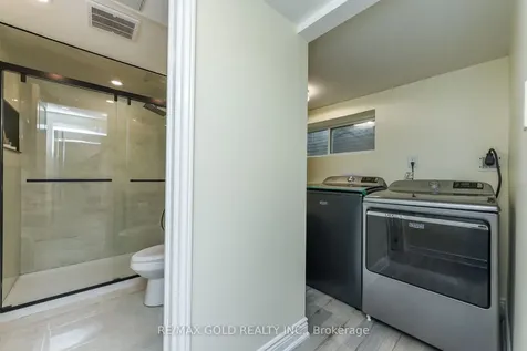 7595 Wrenwood Crescent Mississauga ON L4T 2V8