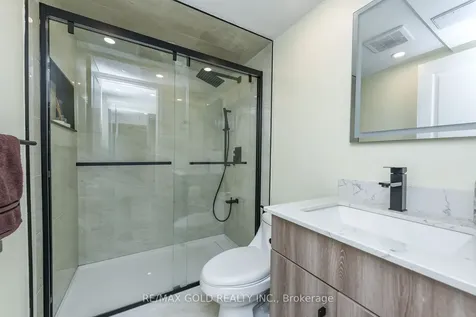7595 Wrenwood Crescent Mississauga ON L4T 2V8