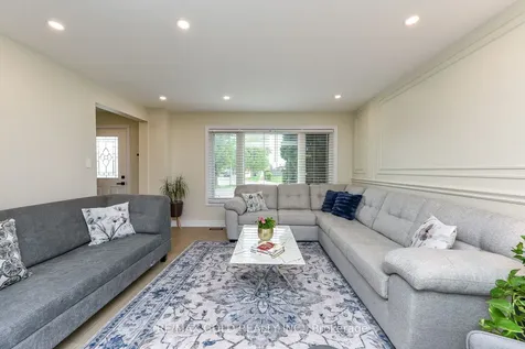 7595 Wrenwood Crescent Mississauga ON L4T 2V8