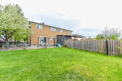 7595 Wrenwood Crescent Mississauga ON L4T 2V8