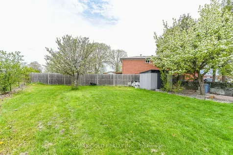 7595 Wrenwood Crescent Mississauga ON L4T 2V8