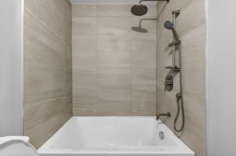 5002 Willowood Drive Mississauga ON L5R 3R5