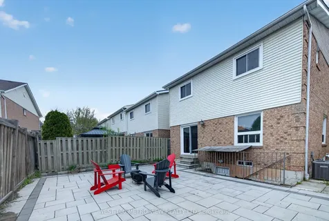 5002 Willowood Drive Mississauga ON L5R 3R5