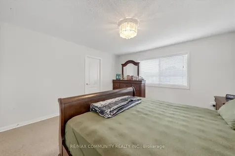 924 Zelinsky Crescent Milton ON L9T 0L5