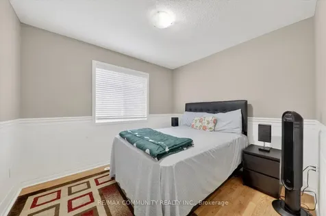924 Zelinsky Crescent Milton ON L9T 0L5