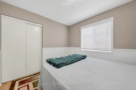 924 Zelinsky Crescent Milton ON L9T 0L5