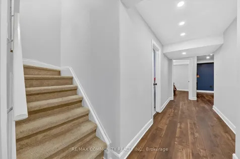 924 Zelinsky Crescent Milton ON L9T 0L5