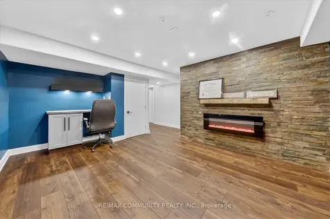 924 Zelinsky Crescent Milton ON L9T 0L5