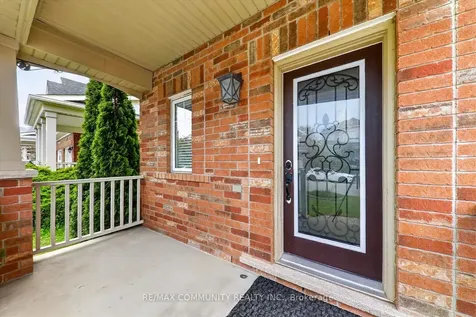 924 Zelinsky Crescent Milton ON L9T 0L5