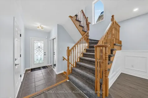 924 Zelinsky Crescent Milton ON L9T 0L5