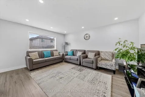 924 Zelinsky Crescent Milton ON L9T 0L5