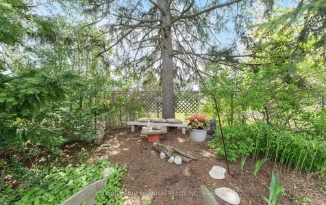 1777 Folkway Drive Mississauga ON L5L 2X1