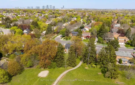 1777 Folkway Drive Mississauga ON L5L 2X1