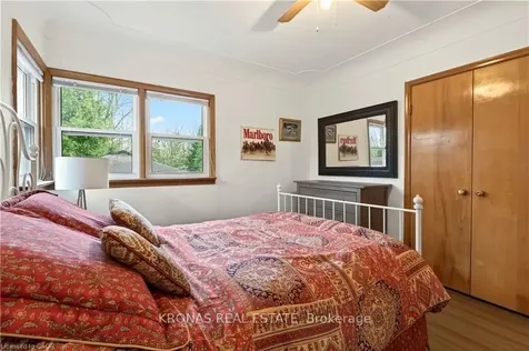 1216 Fisher Avenue Burlington ON L7P 2L4