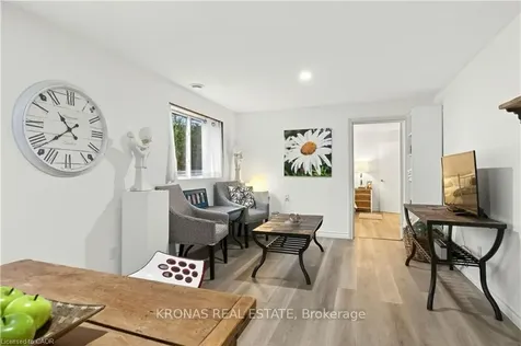 1216 Fisher Avenue Burlington ON L7P 2L4