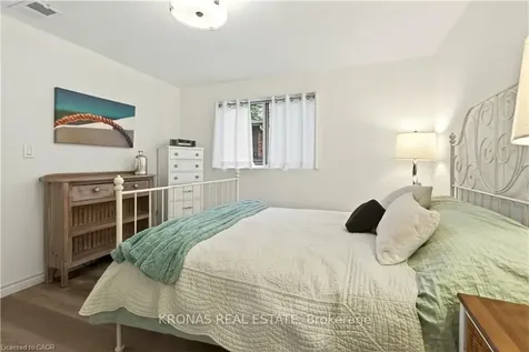 1216 Fisher Avenue Burlington ON L7P 2L4