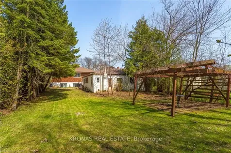 1216 Fisher Avenue Burlington ON L7P 2L4