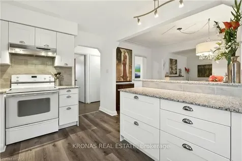 1216 Fisher Avenue Burlington ON L7P 2L4