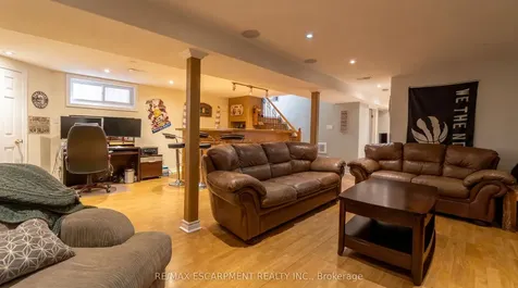 5349 Bromley Road Burlington ON L7L 3G5