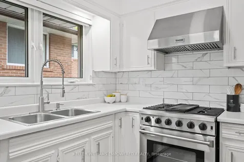 25 Bloorlea Crescent Toronto ON M9B 1P2