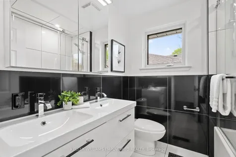 25 Bloorlea Crescent Toronto ON M9B 1P2