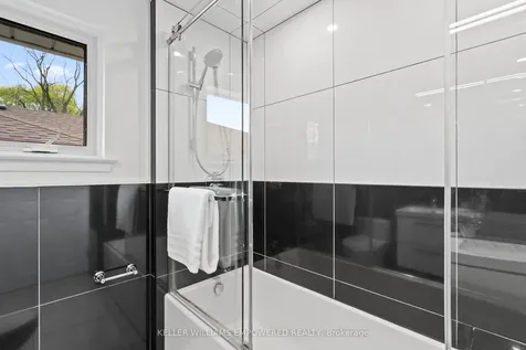 25 Bloorlea Crescent Toronto ON M9B 1P2