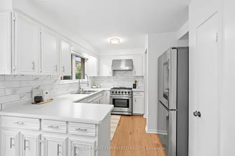 25 Bloorlea Crescent Toronto ON M9B 1P2