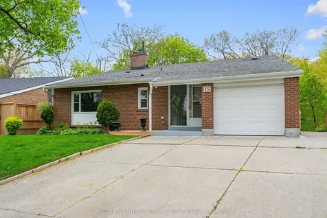 15 Saxony Crescent Toronto ON M9P 1S2
