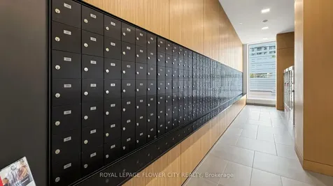 2520 Eglinton Avenue W Mississauga ON L5M 0Y4