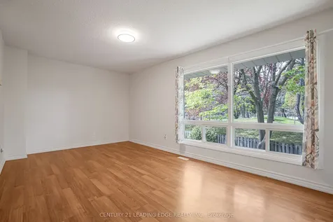 915 Inverhouse Drive Mississauga ON L5J 4B2