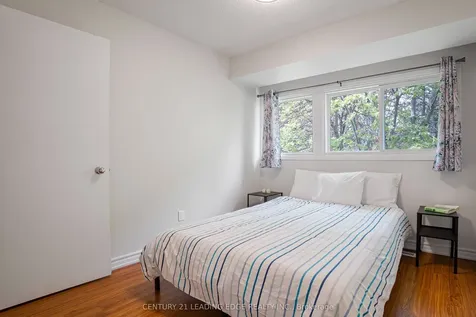 915 Inverhouse Drive Mississauga ON L5J 4B2