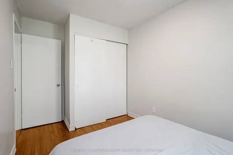 915 Inverhouse Drive Mississauga ON L5J 4B2