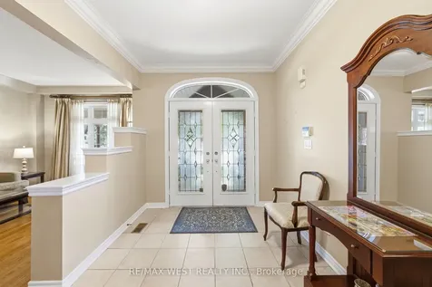 2180 North Ridge Trail Oakville ON L6H 5M3
