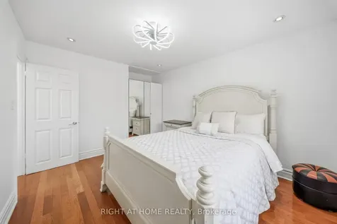 35 Dayton Avenue Toronto ON M8Z 3L8