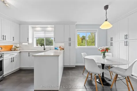 4165 Fieldgate Drive Mississauga ON L4W 2M9