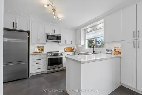 4165 Fieldgate Drive Mississauga ON L4W 2M9