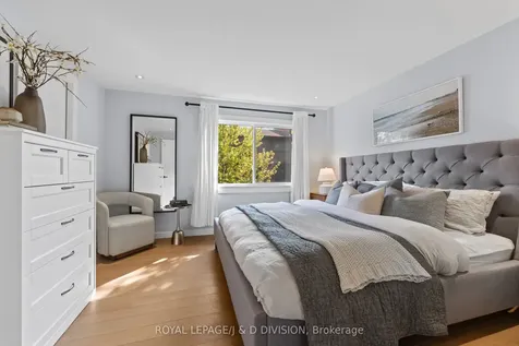 4165 Fieldgate Drive Mississauga ON L4W 2M9