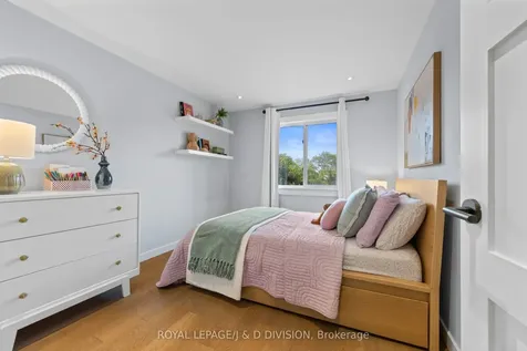 4165 Fieldgate Drive Mississauga ON L4W 2M9