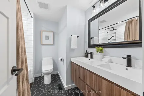 4165 Fieldgate Drive Mississauga ON L4W 2M9