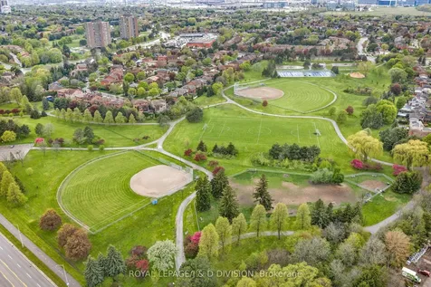 4165 Fieldgate Drive Mississauga ON L4W 2M9