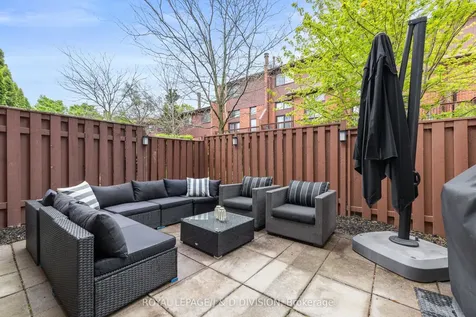 4165 Fieldgate Drive Mississauga ON L4W 2M9
