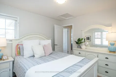 439 Pozbou Crescent Milton ON L9T 8H8