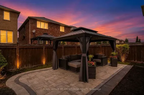 439 Pozbou Crescent Milton ON L9T 8H8