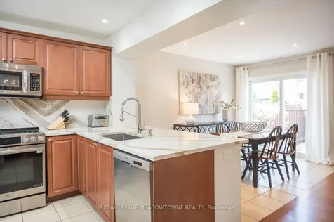 439 Pozbou Crescent Milton ON L9T 8H8