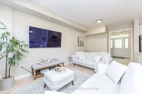 60 Rosewood Avenue Mississauga ON L5G 4W2