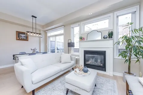 60 Rosewood Avenue Mississauga ON L5G 4W2