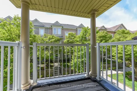60 Rosewood Avenue Mississauga ON L5G 4W2