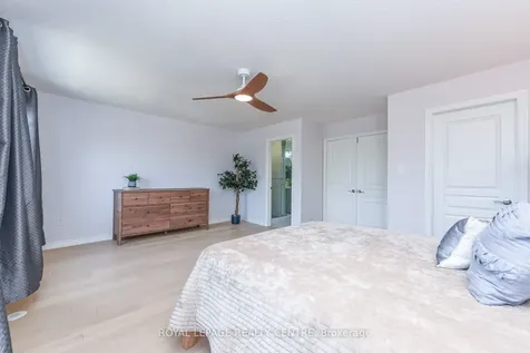 60 Rosewood Avenue Mississauga ON L5G 4W2